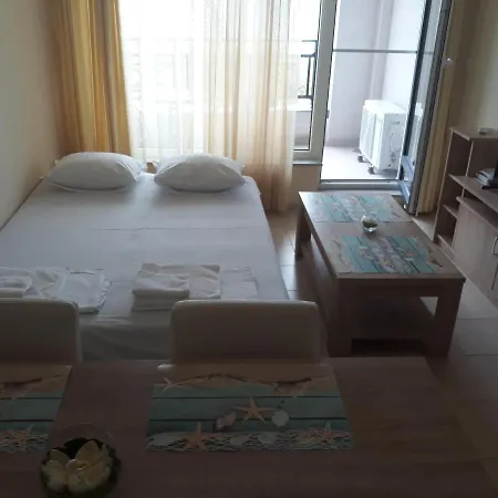 Apartament таня 8 *